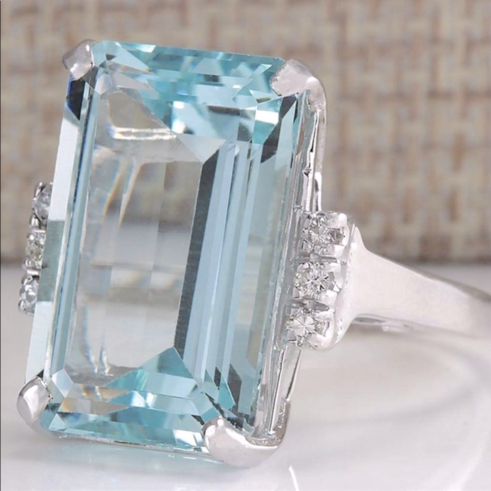 Transparent Opel Eleusine Square Ring